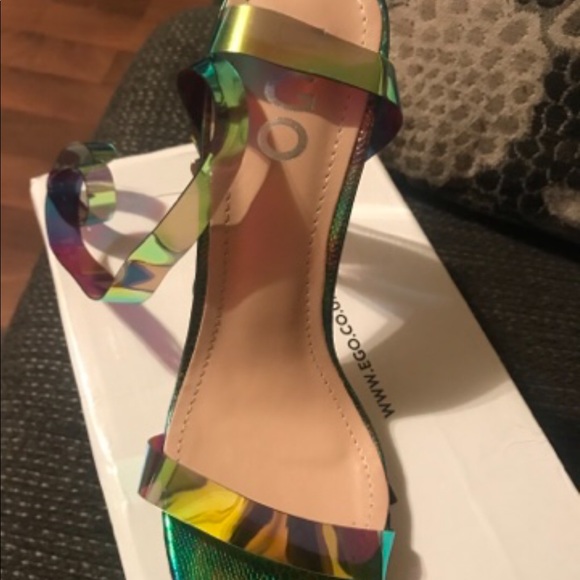 Heels - Picture 1 of 2